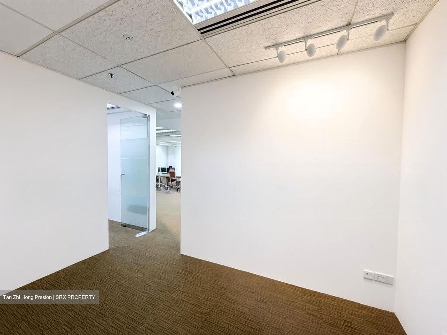 Tan Eng Kiam Building (D1), Office #633715731